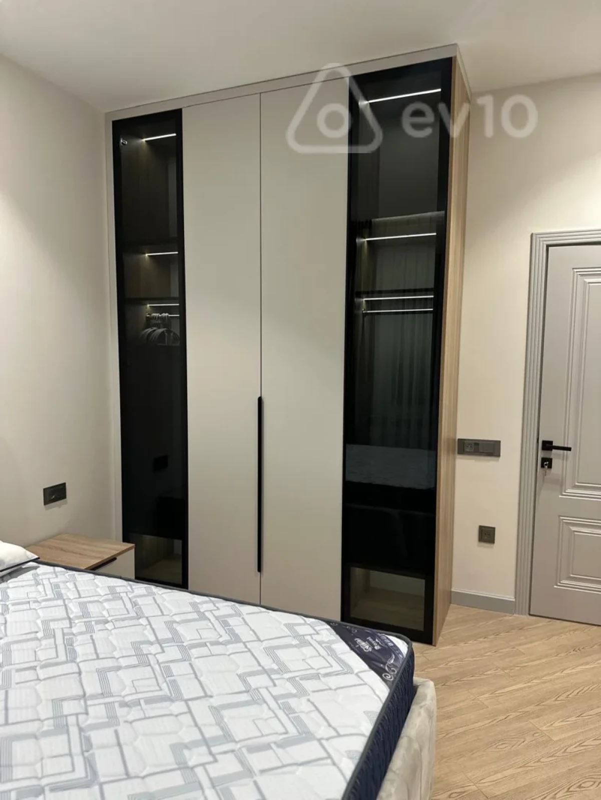 Kirayə verilir 2 otaqlı yeni tikili 75 m²