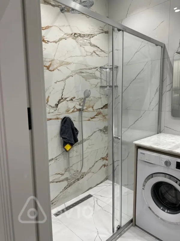 Kirayə verilir 2 otaqlı yeni tikili 75 m²