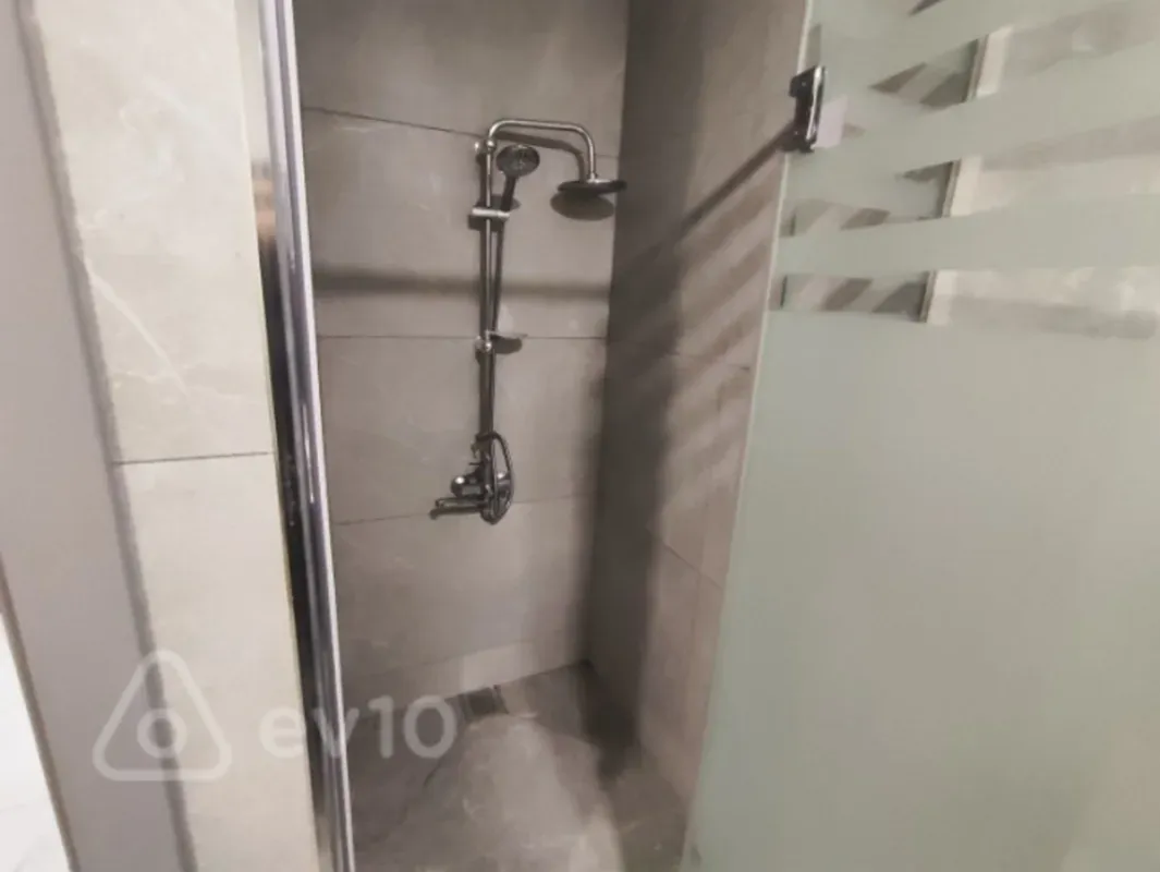 Kirayə verilir 2 otaqlı yeni tikili 67 m²