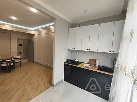Kirayə verilir 2 otaqlı yeni tikili 67 m²