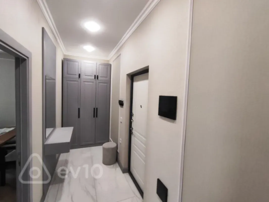 Kirayə verilir 2 otaqlı yeni tikili 67 m²