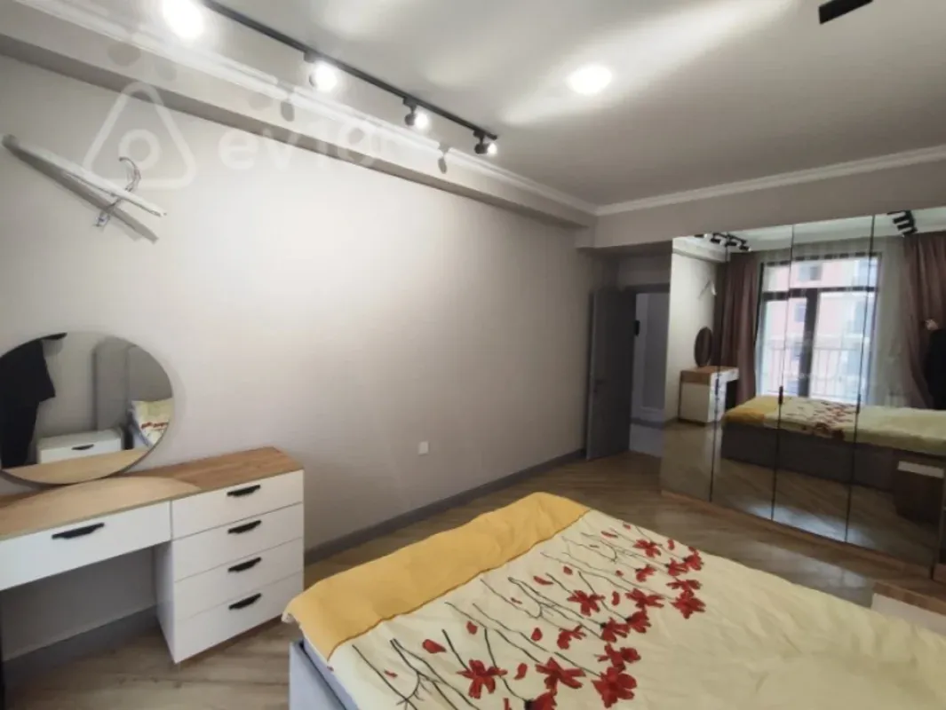 Kirayə verilir 2 otaqlı yeni tikili 67 m²