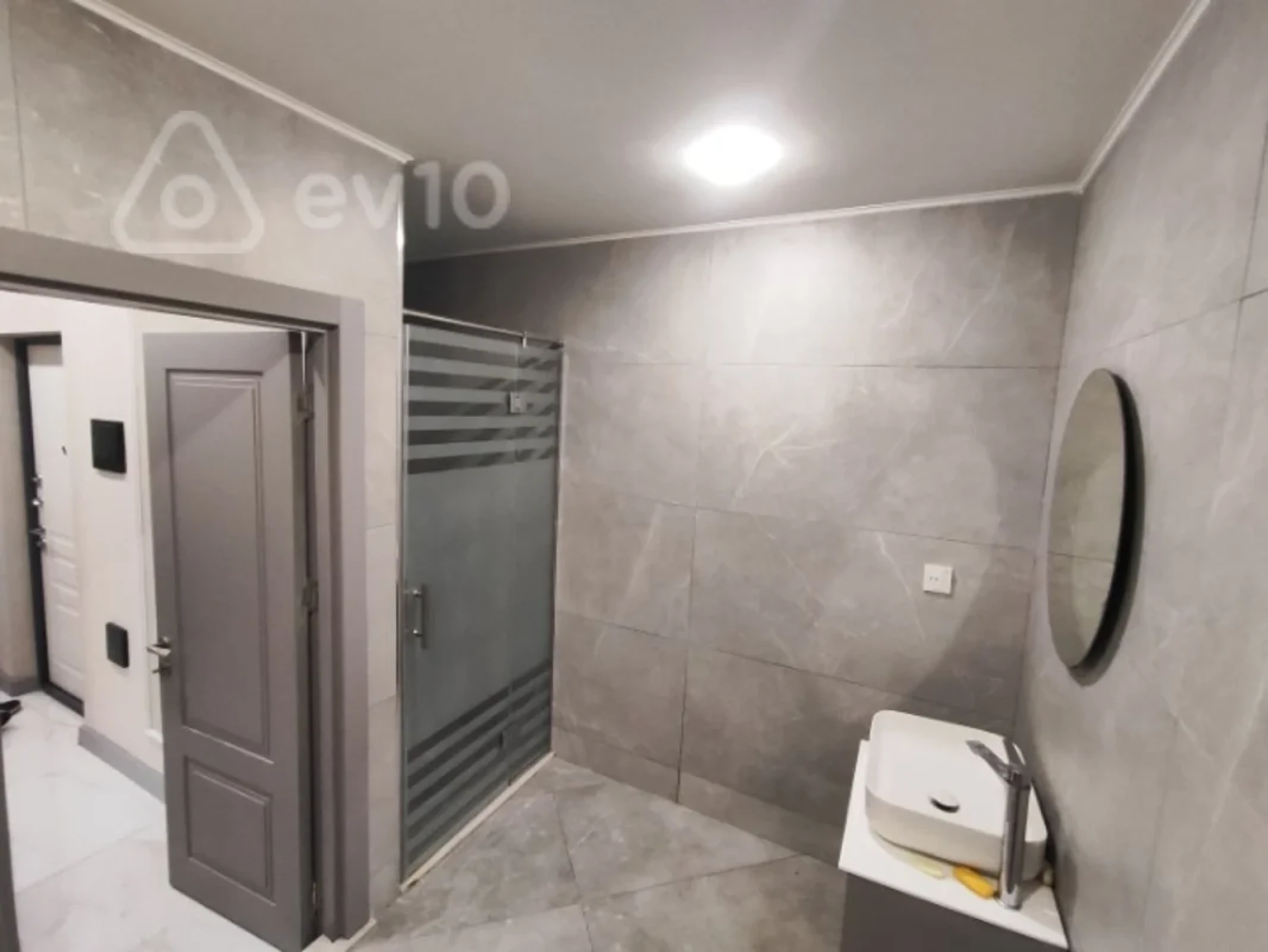 Kirayə verilir 2 otaqlı yeni tikili 67 m²