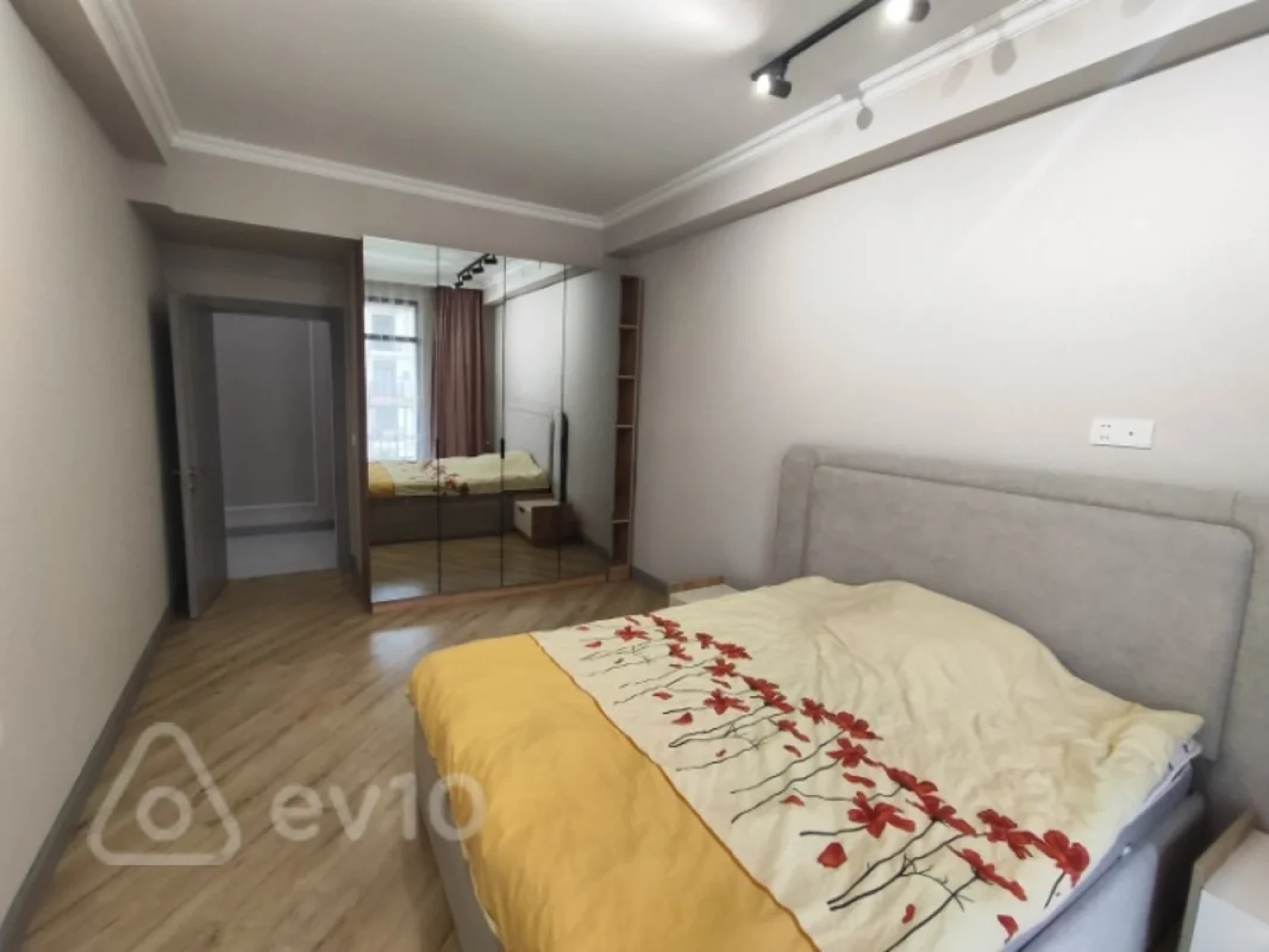 Kirayə verilir 2 otaqlı yeni tikili 67 m²