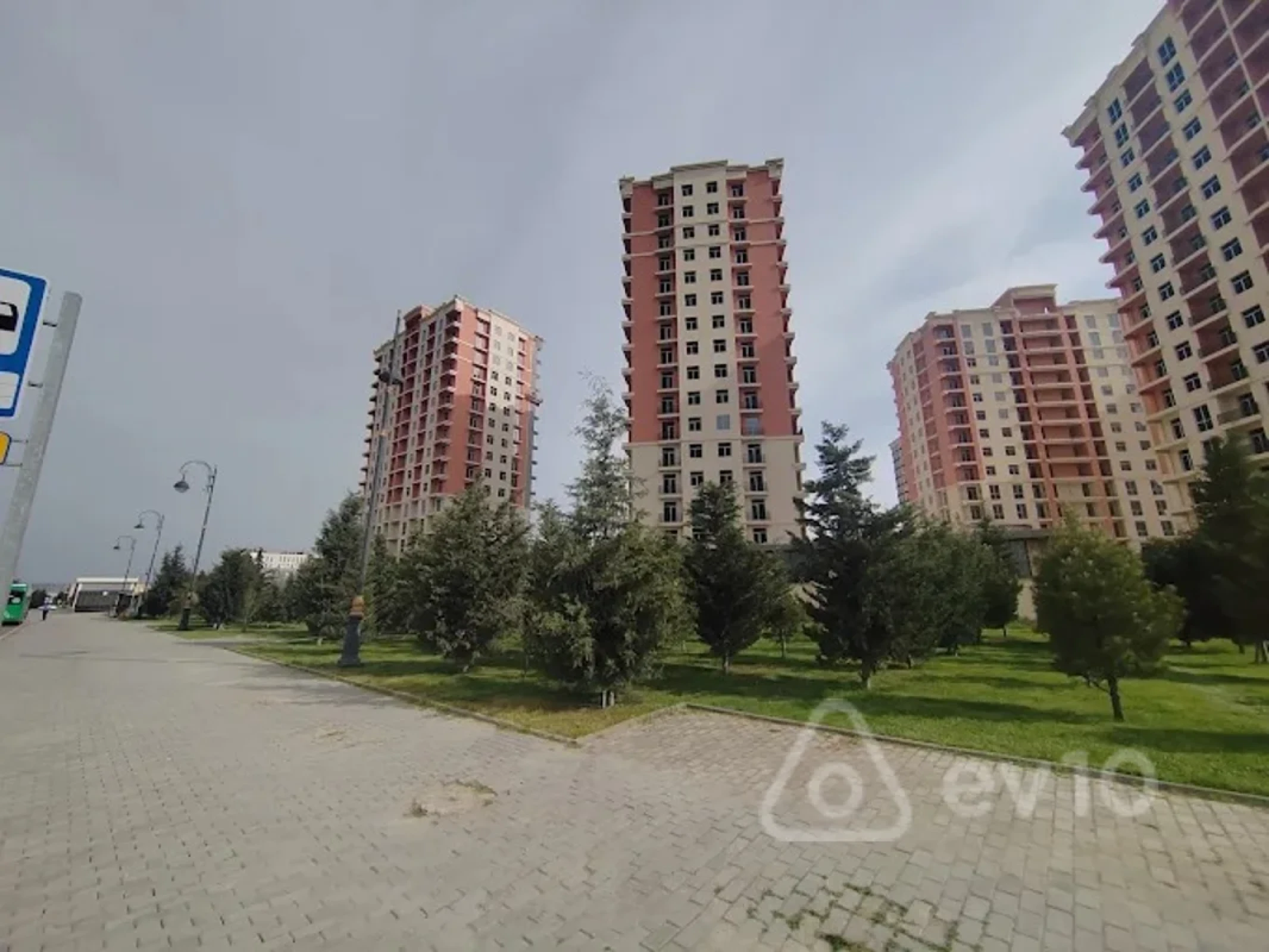 Kirayə verilir 2 otaqlı yeni tikili 67 m²