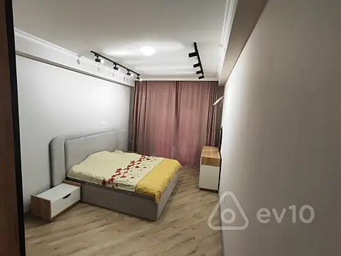 Kirayə verilir 2 otaqlı yeni tikili 67 m²