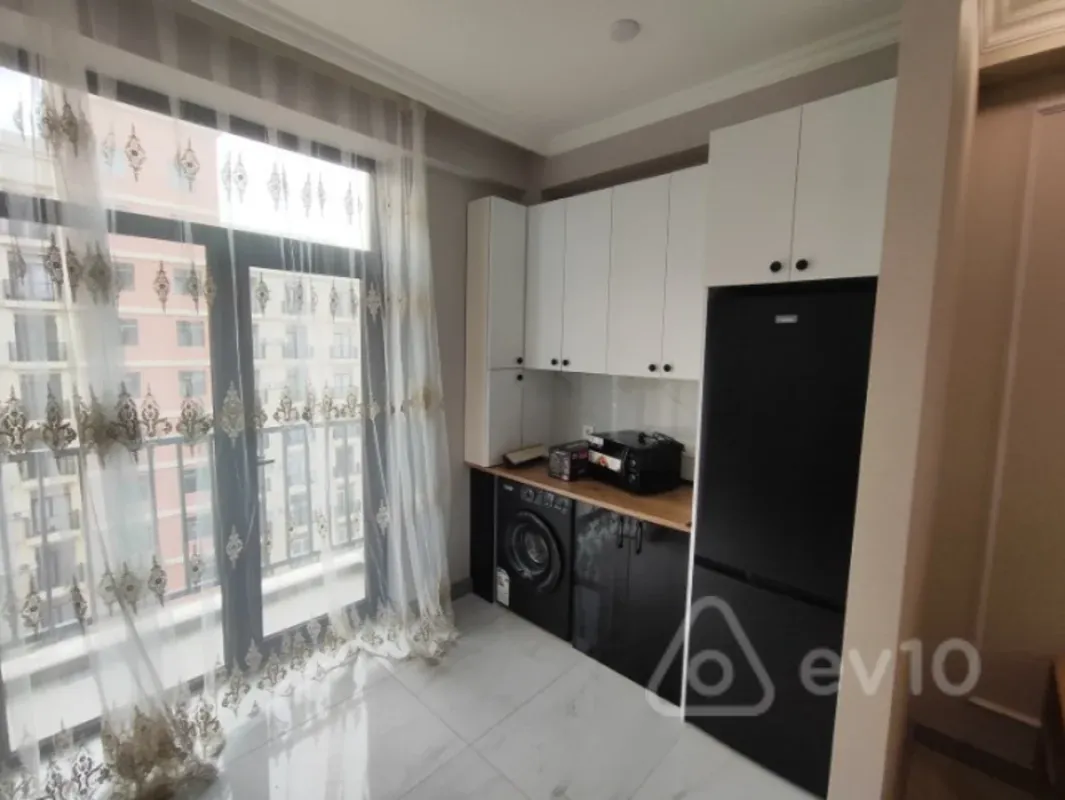 Kirayə verilir 2 otaqlı yeni tikili 67 m²