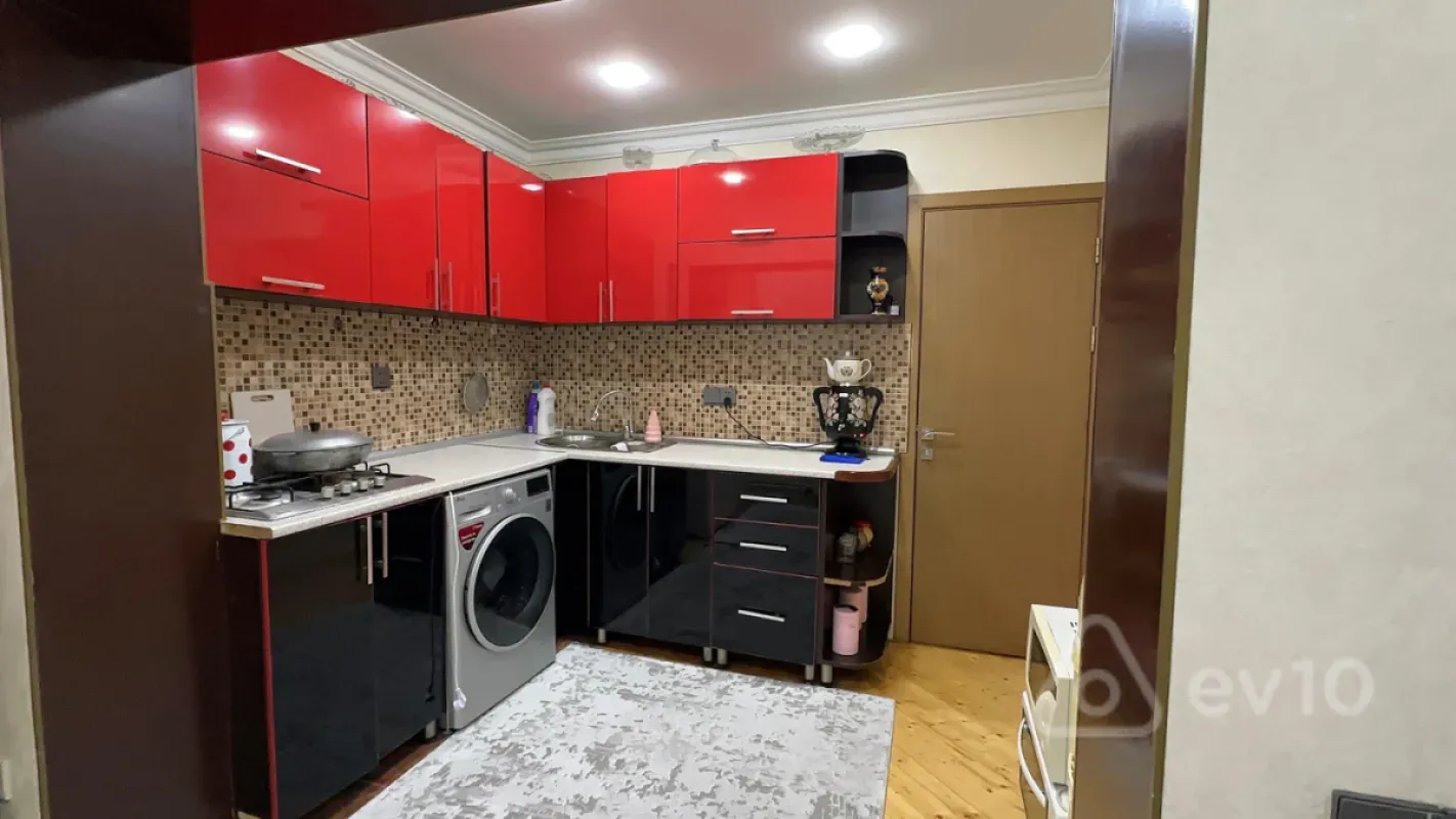 Satılır 3 otaqlı köhnə tikili 70 m²