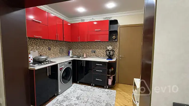 Satılır 3 otaqlı köhnə tikili 70 m²