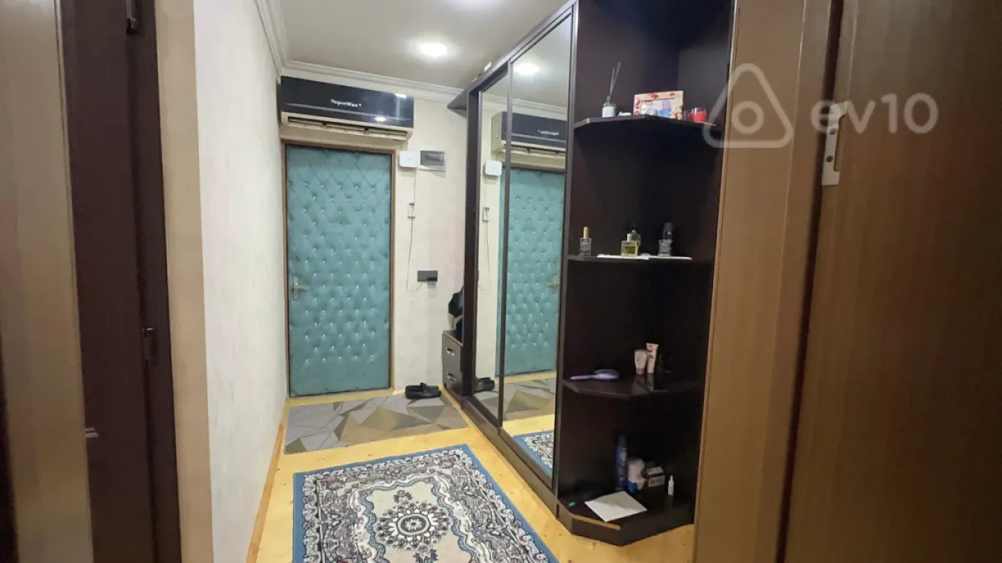 Satılır 3 otaqlı köhnə tikili 70 m²