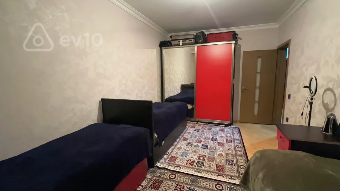 Satılır 3 otaqlı köhnə tikili 70 m²
