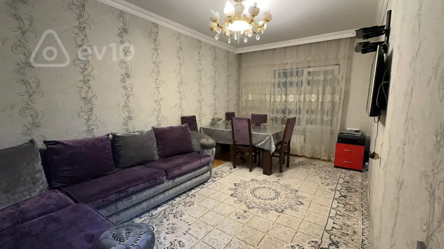Satılır 3 otaqlı köhnə tikili 70 m²