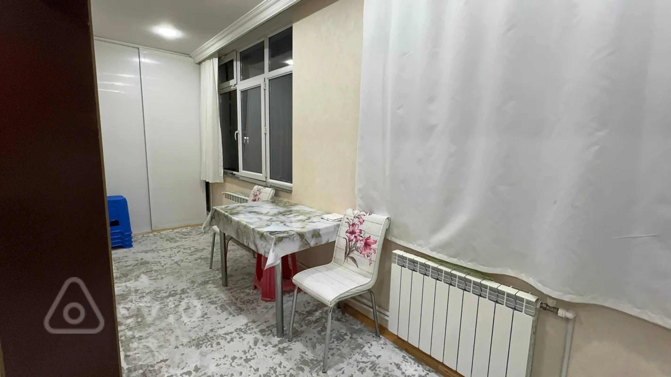Satılır 3 otaqlı köhnə tikili 70 m²