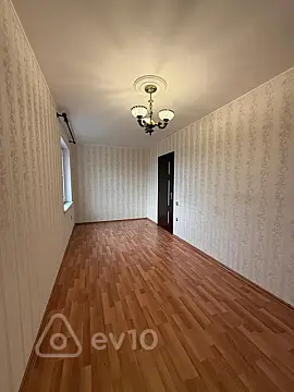 Kirayə verilir 2 otaqlı köhnə tikili 60 m²