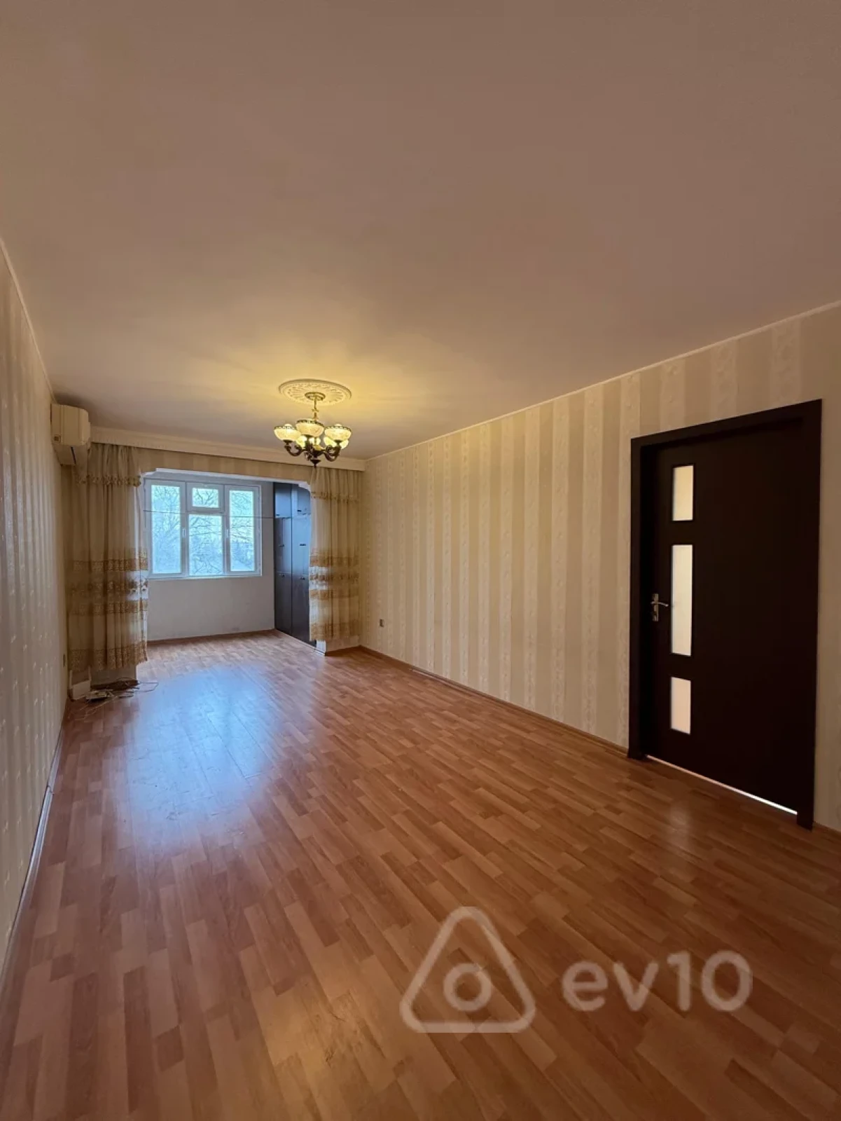 Kirayə verilir 2 otaqlı köhnə tikili 60 m²
