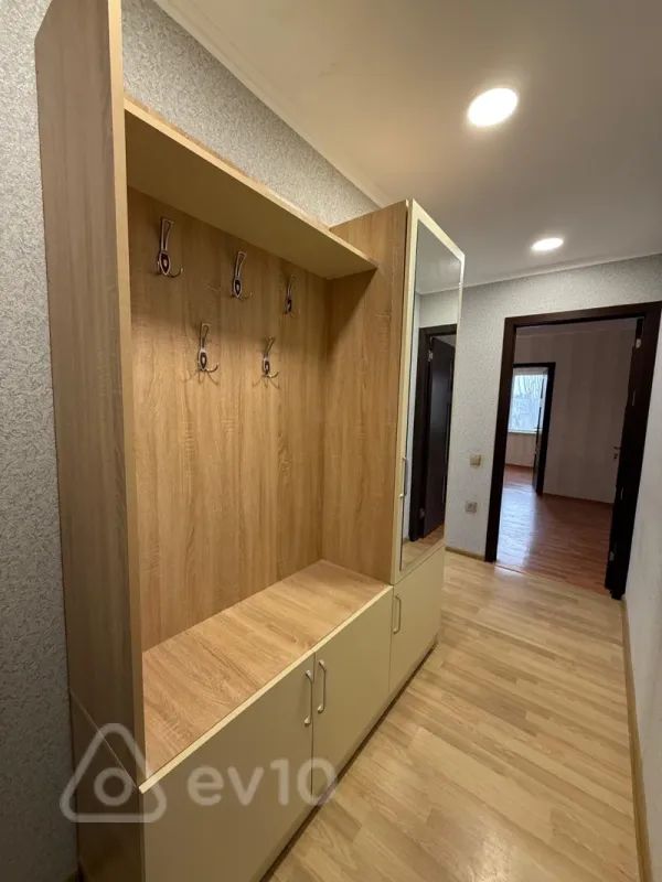 Kirayə verilir 2 otaqlı köhnə tikili 60 m²