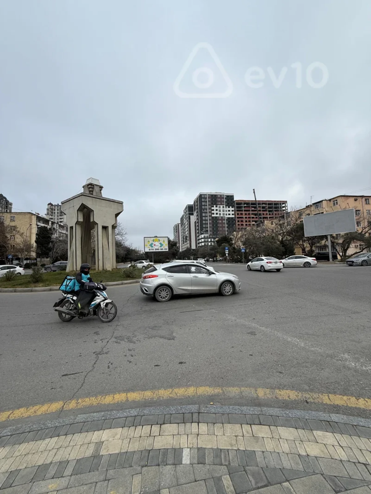 Kirayə verilir 2 otaqlı köhnə tikili 60 m²