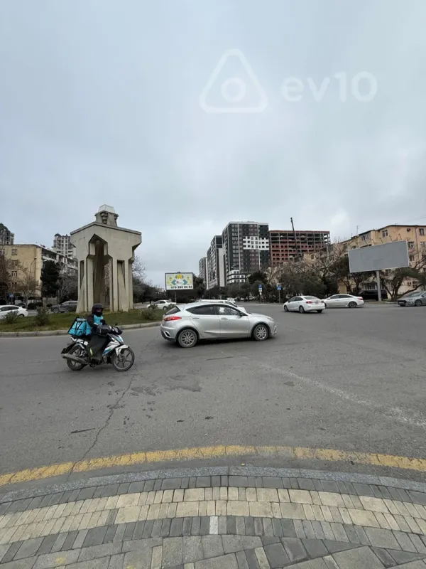 Kirayə verilir 2 otaqlı köhnə tikili 60 m²