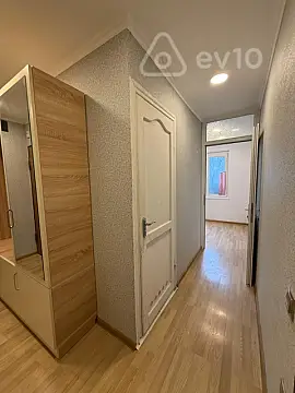 Kirayə verilir 2 otaqlı köhnə tikili 60 m²