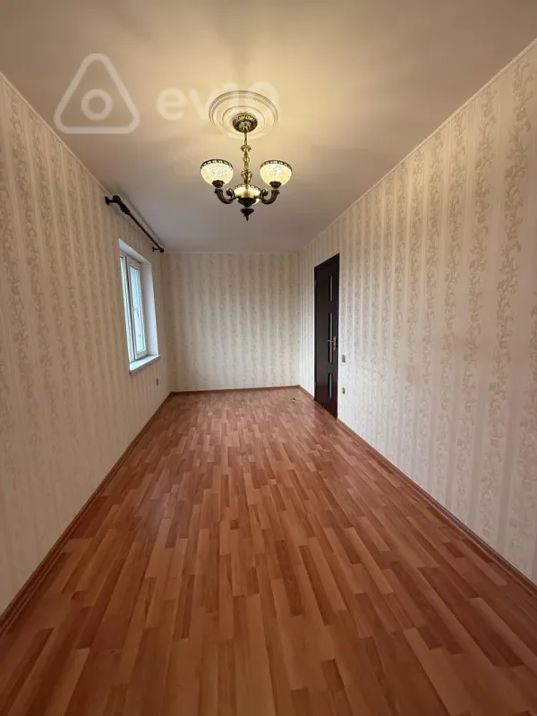 Kirayə verilir 2 otaqlı köhnə tikili 60 m²