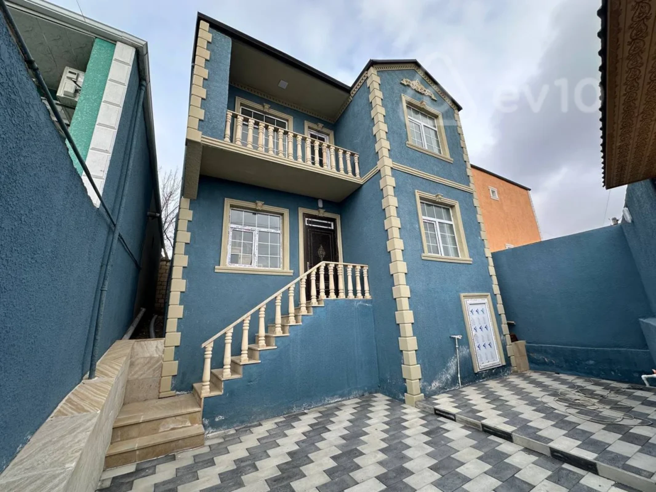 Satılır 4 otaqlı həyət evi 110 m²