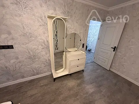 Kirayə verilir 3 otaqlı köhnə tikili 70 m²