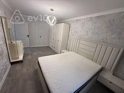 Kirayə verilir 3 otaqlı köhnə tikili 70 m²