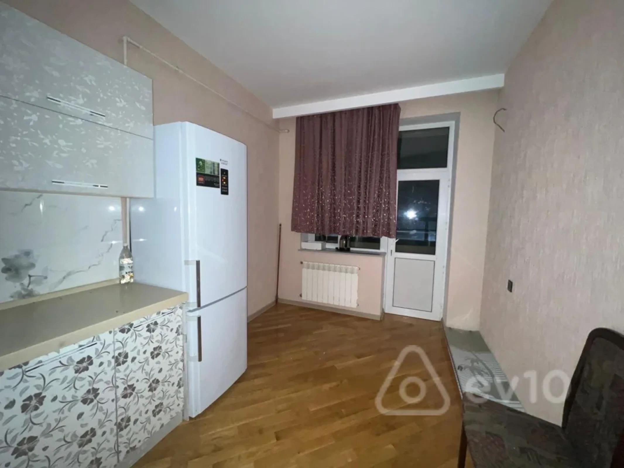 Kirayə verilir 2 otaqlı yeni tikili 60 m²