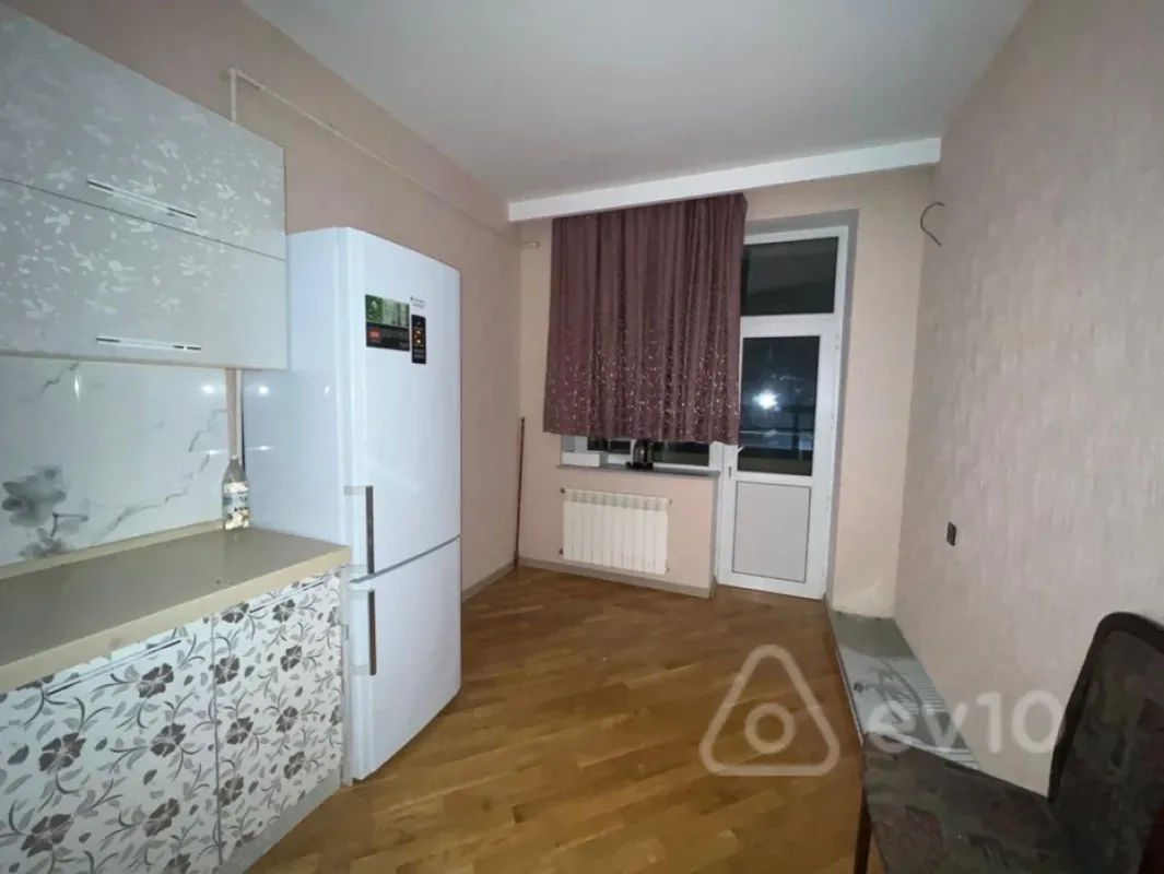 Kirayə verilir 2 otaqlı yeni tikili 60 m²