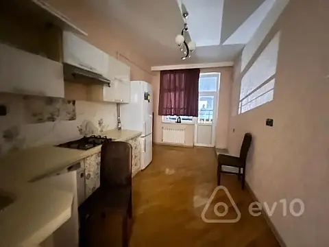 Kirayə verilir 2 otaqlı yeni tikili 60 m²