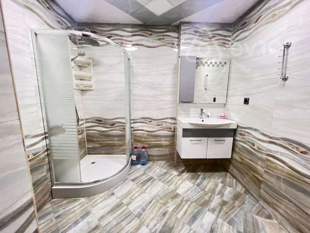 Kirayə verilir 2 otaqlı yeni tikili 60 m²