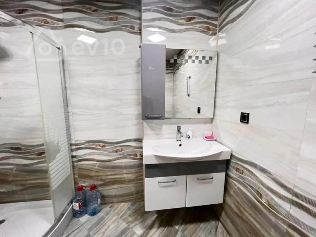 Kirayə verilir 2 otaqlı yeni tikili 60 m²