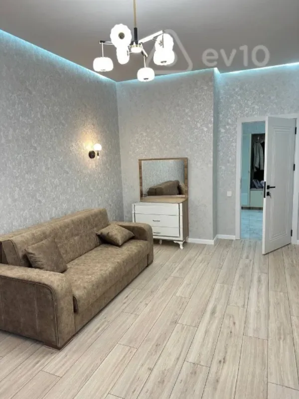 Kirayə verilir 3 otaqlı yeni tikili 98 m²