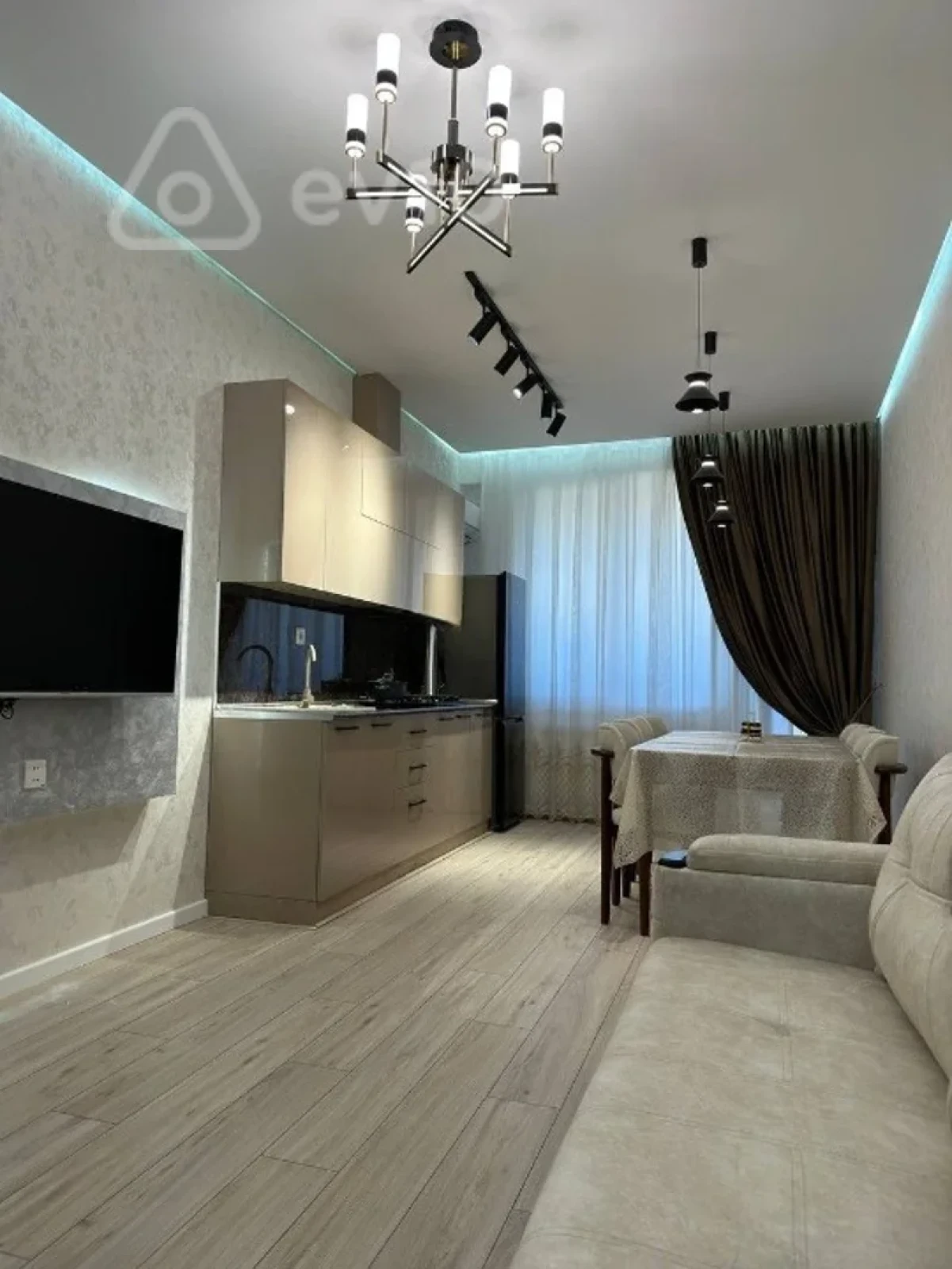 Kirayə verilir 3 otaqlı yeni tikili 98 m²