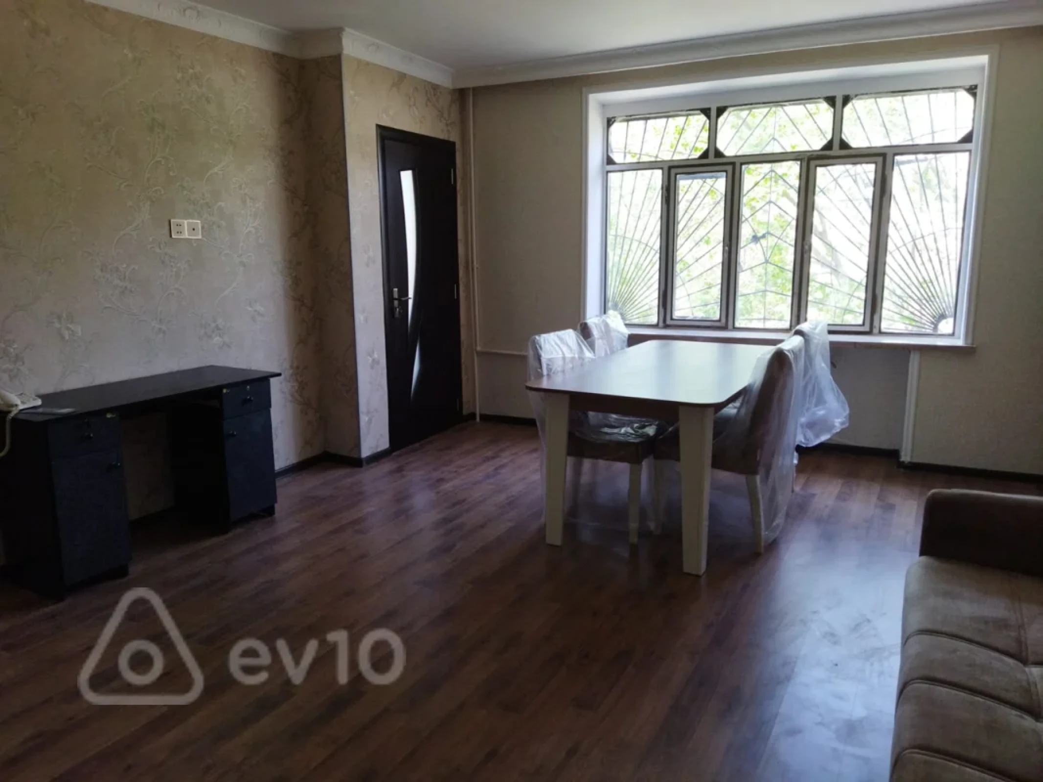 Kirayə verilir 2 otaqlı köhnə tikili 55 m²