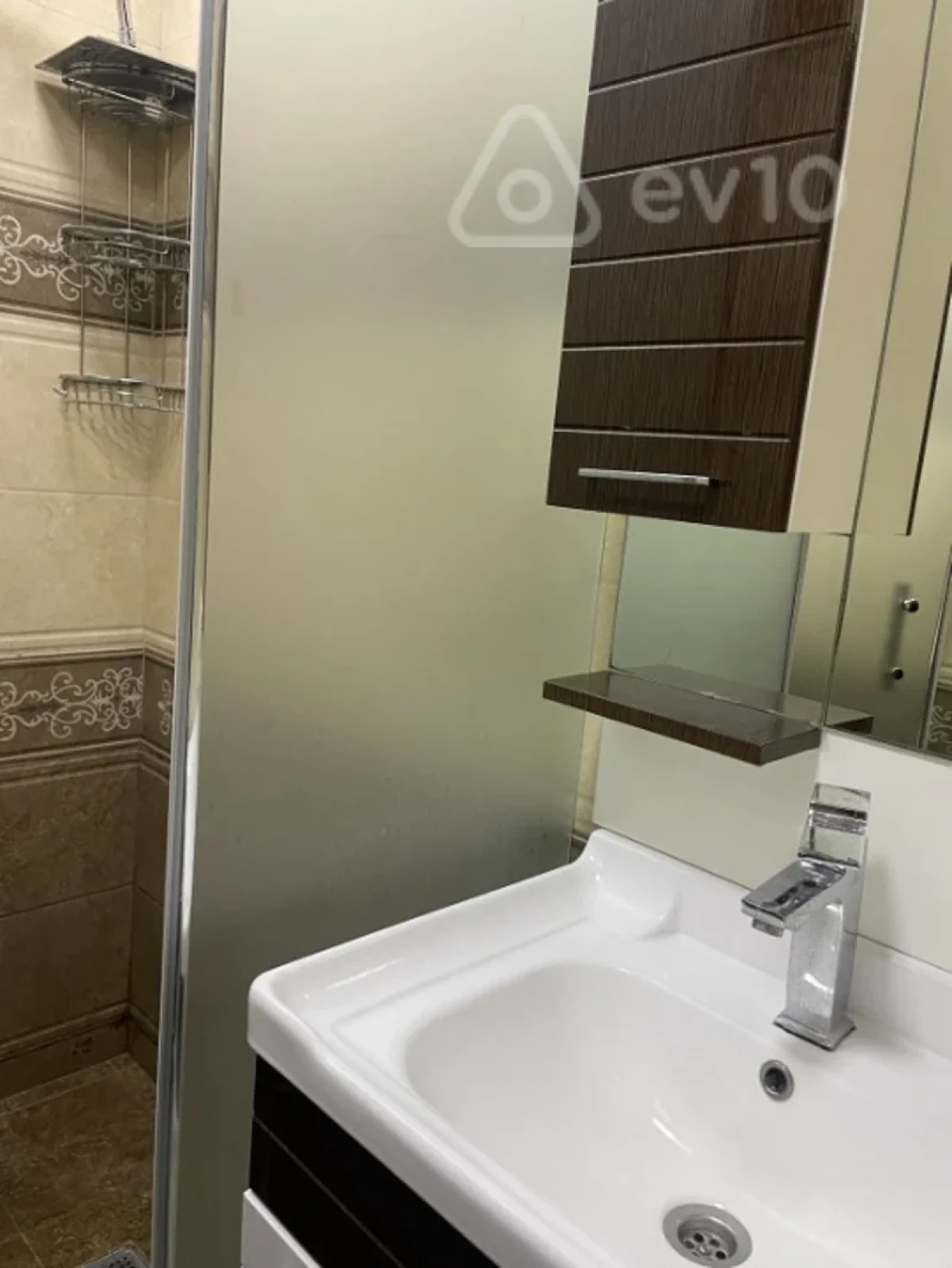 Kirayə verilir 2 otaqlı yeni tikili 73 m²