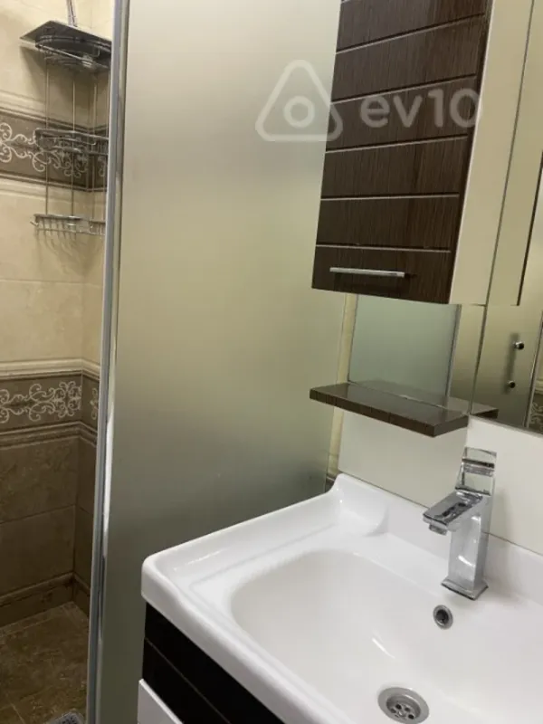 Kirayə verilir 2 otaqlı yeni tikili 73 m²