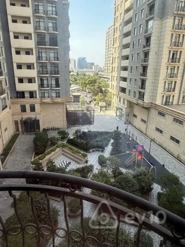 Kirayə verilir 2 otaqlı yeni tikili 80 m²
