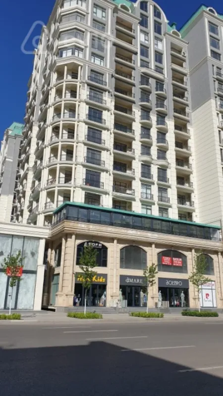 Kirayə verilir 2 otaqlı yeni tikili 80 m²