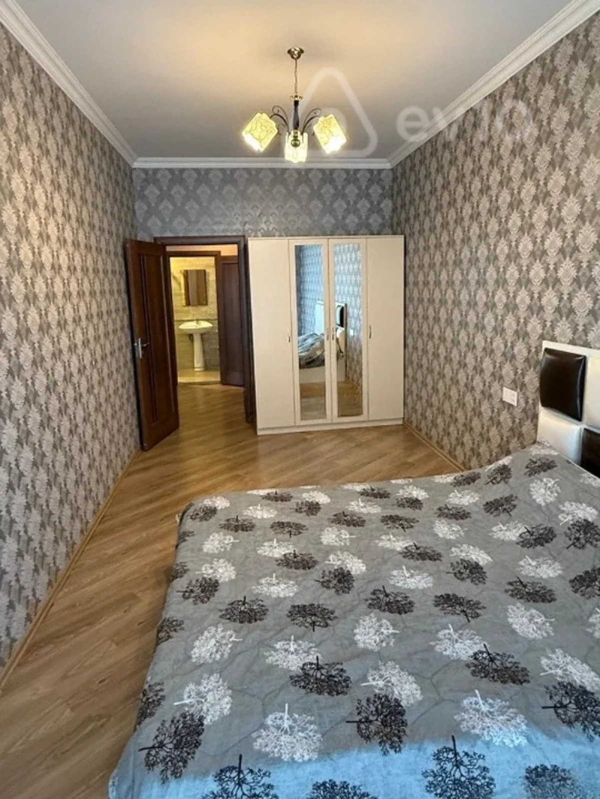 Kirayə verilir 2 otaqlı yeni tikili 80 m²