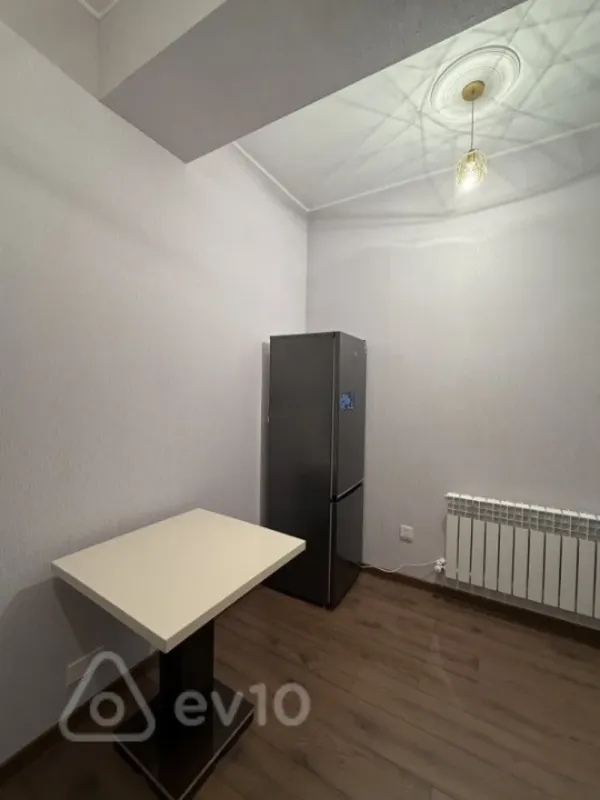Kirayə verilir 2 otaqlı yeni tikili 68 m²
