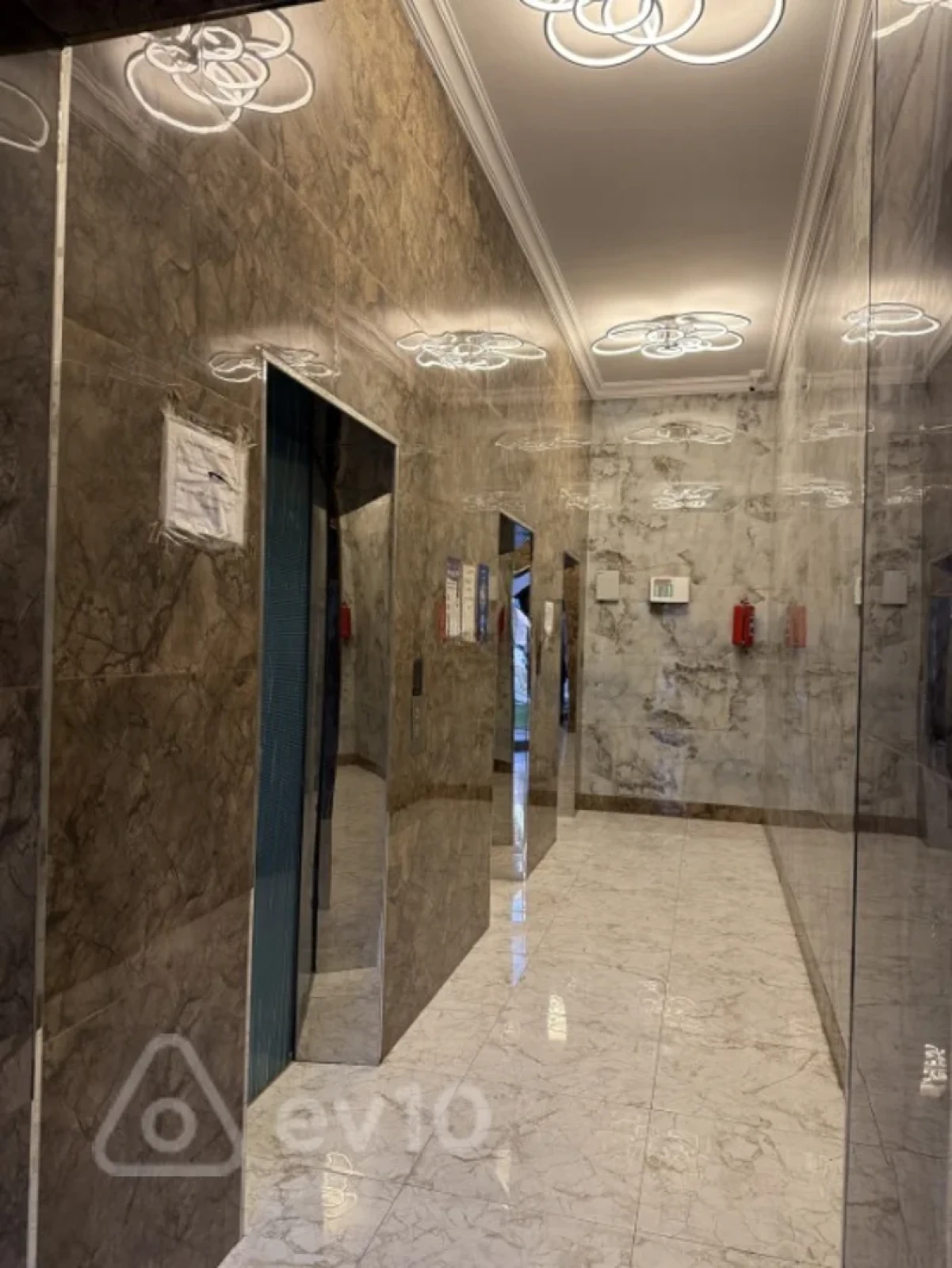 Kirayə verilir 2 otaqlı yeni tikili 68 m²