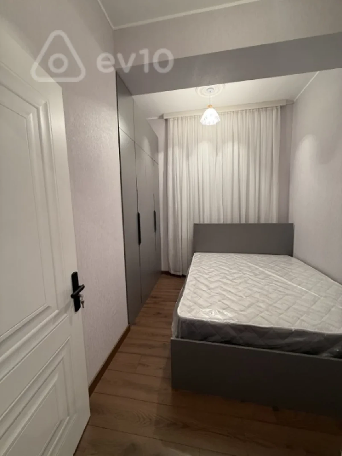 Kirayə verilir 2 otaqlı yeni tikili 68 m²