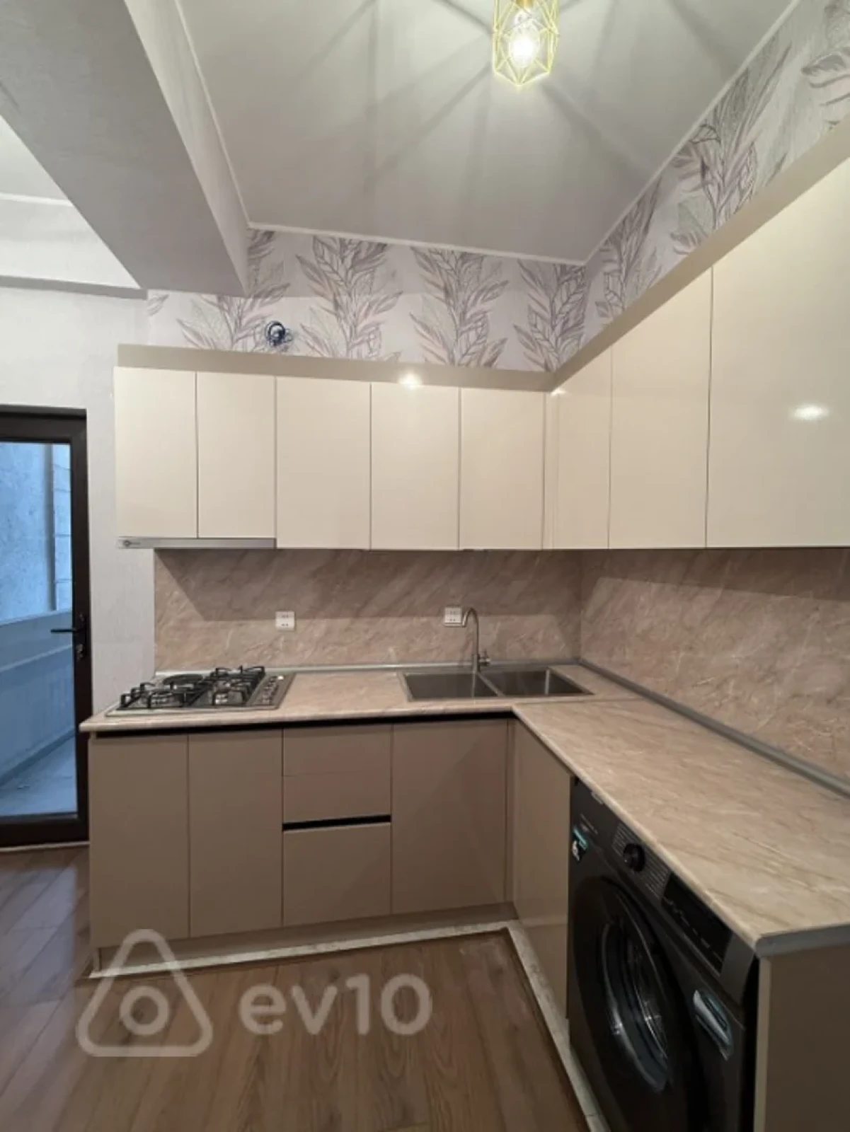 Kirayə verilir 2 otaqlı yeni tikili 68 m²