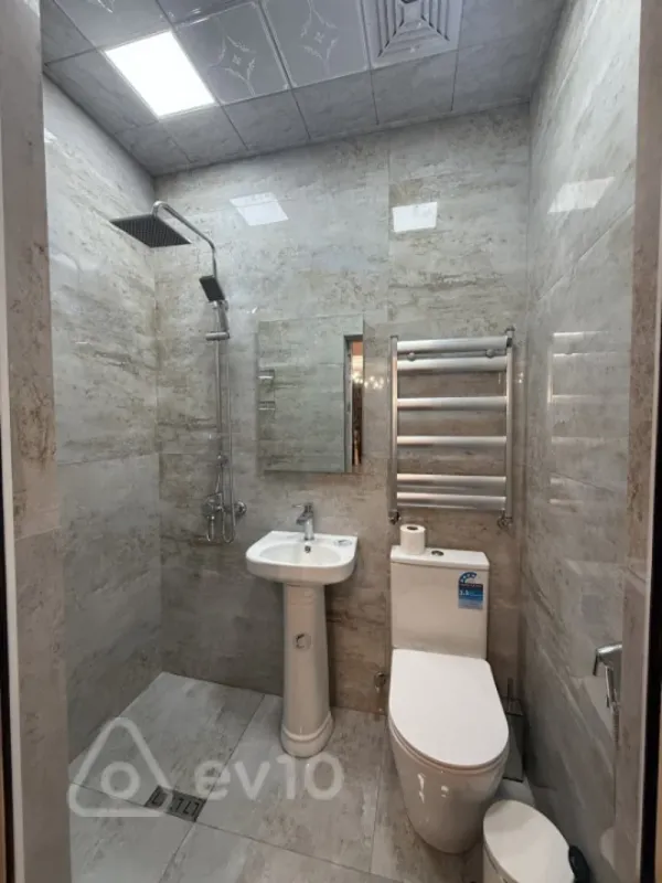 Kirayə verilir 2 otaqlı yeni tikili 68 m²
