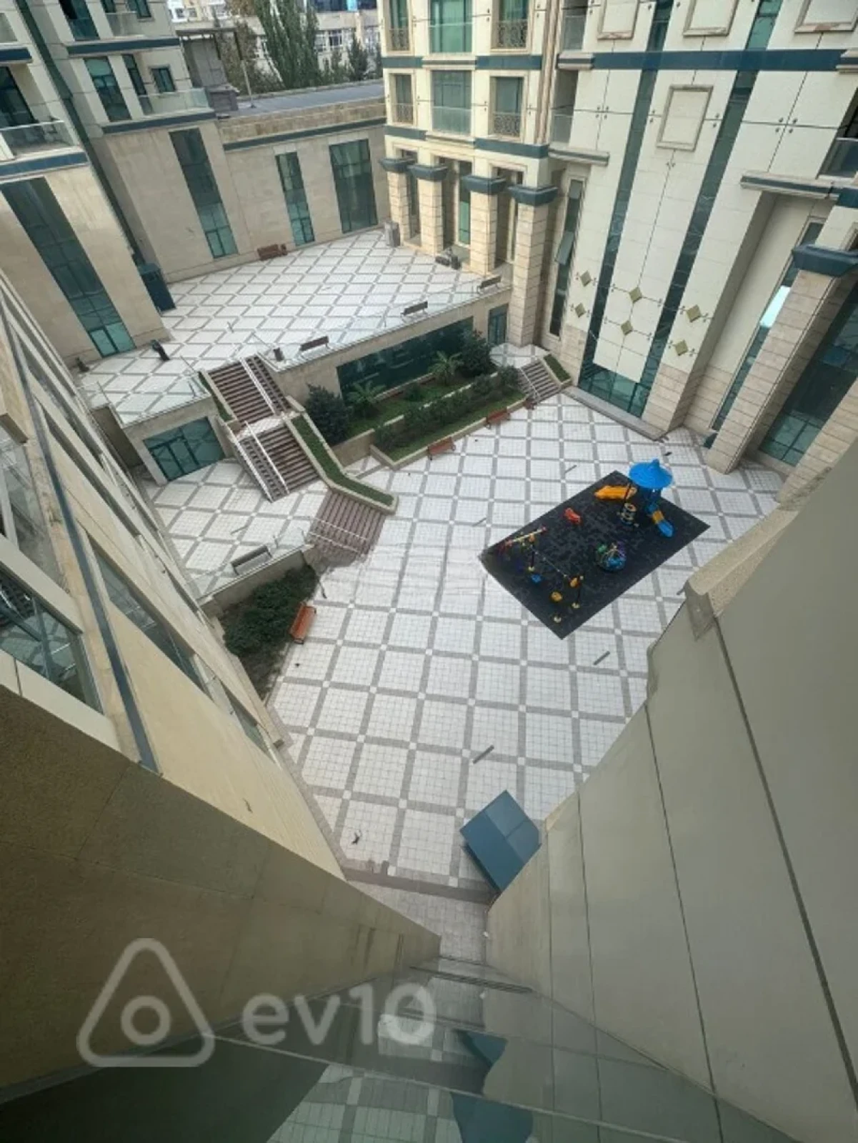 Kirayə verilir 3 otaqlı yeni tikili 106 m²