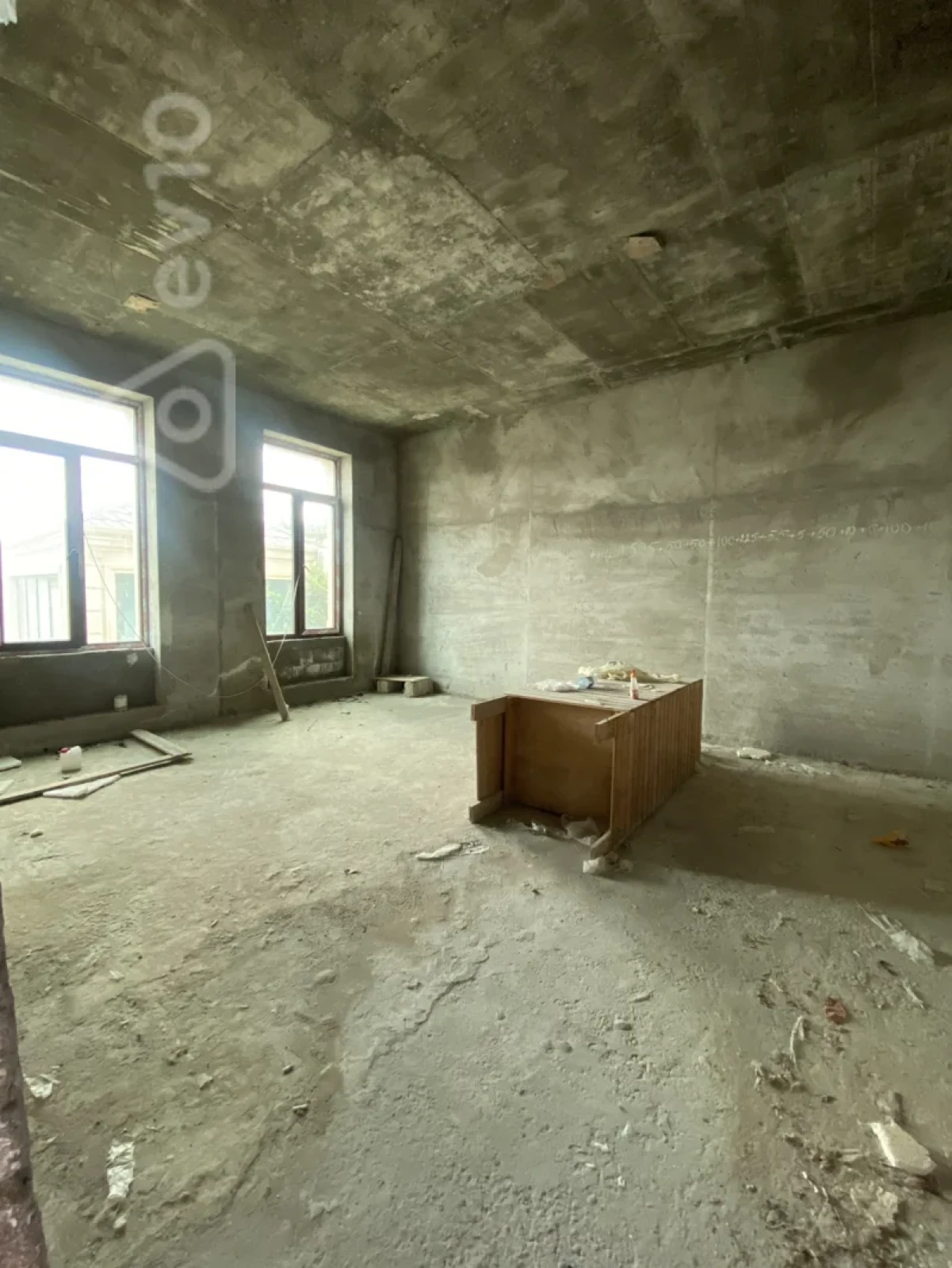 Satılır 6 otaqlı həyət evi 400 m²