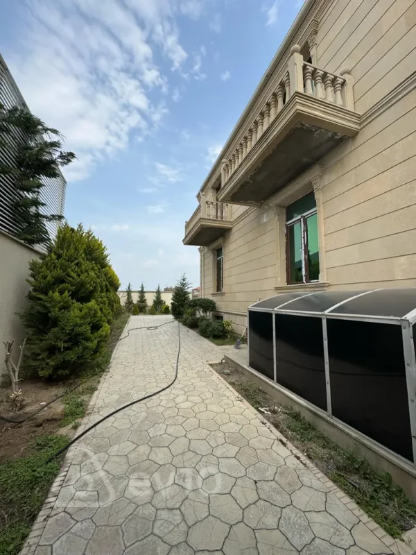 Satılır 6 otaqlı həyət evi 400 m²