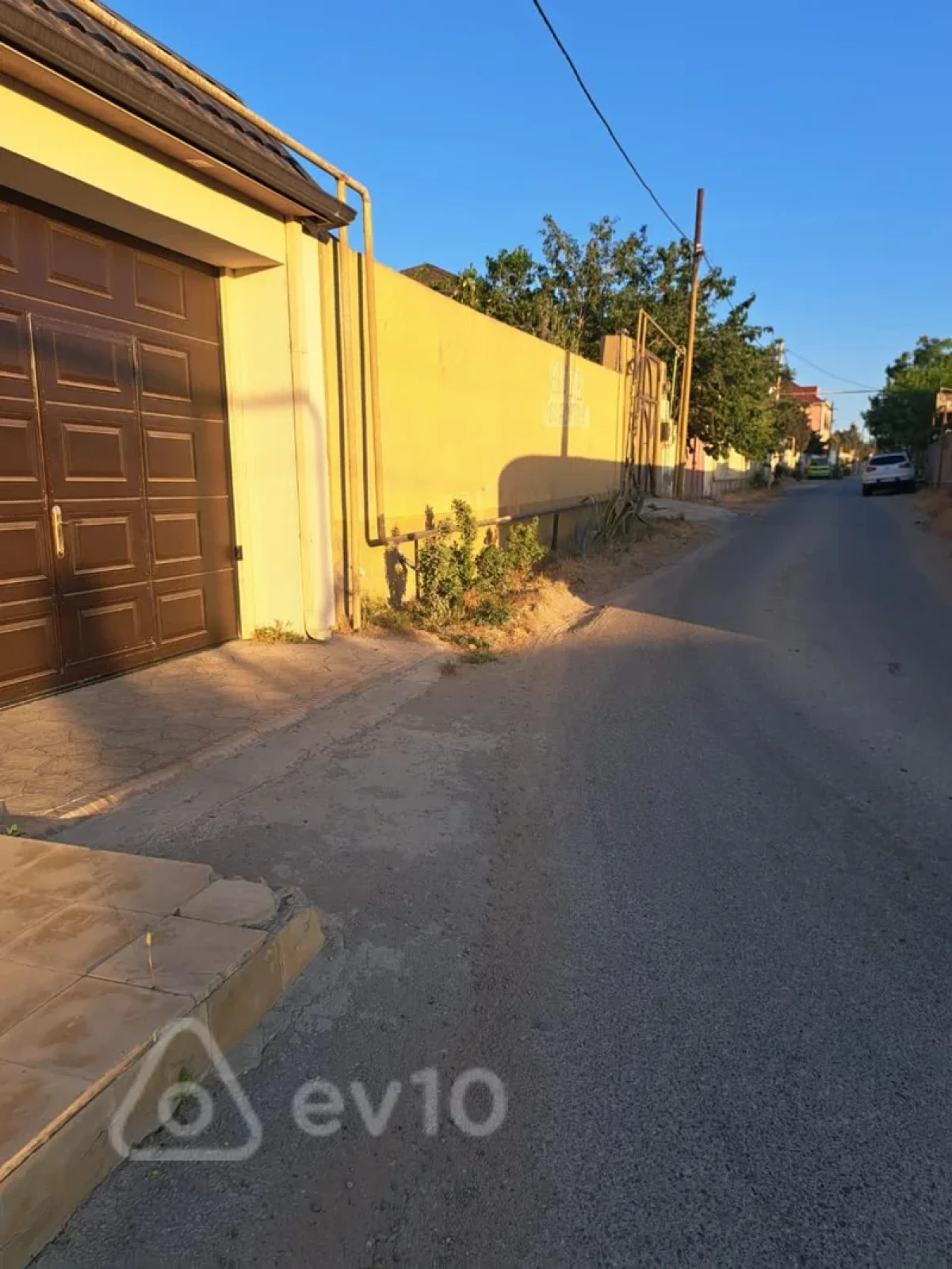 Satılır 6 otaqlı həyət evi 400 m²