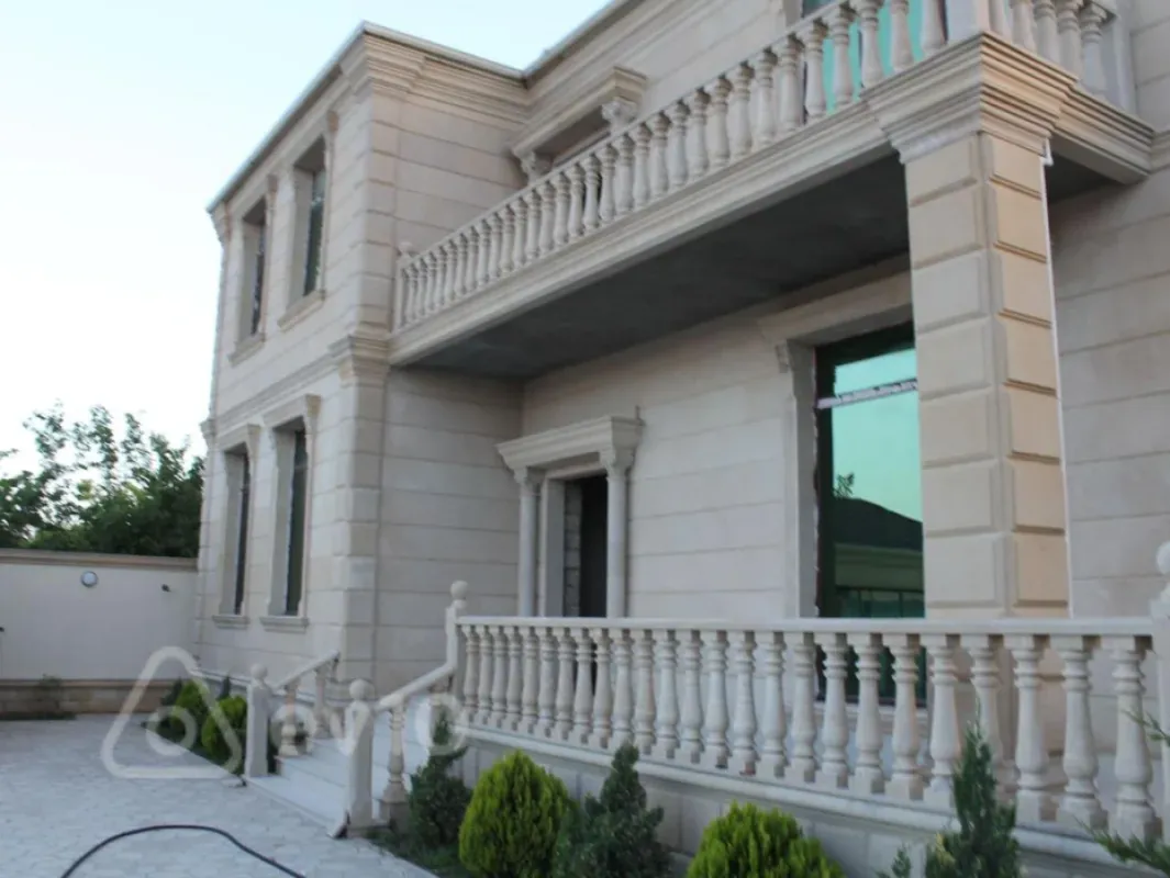 Satılır 6 otaqlı həyət evi 400 m²
